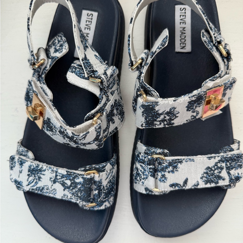 NWOT Steve Madden MONA Sandals, Blue floral
